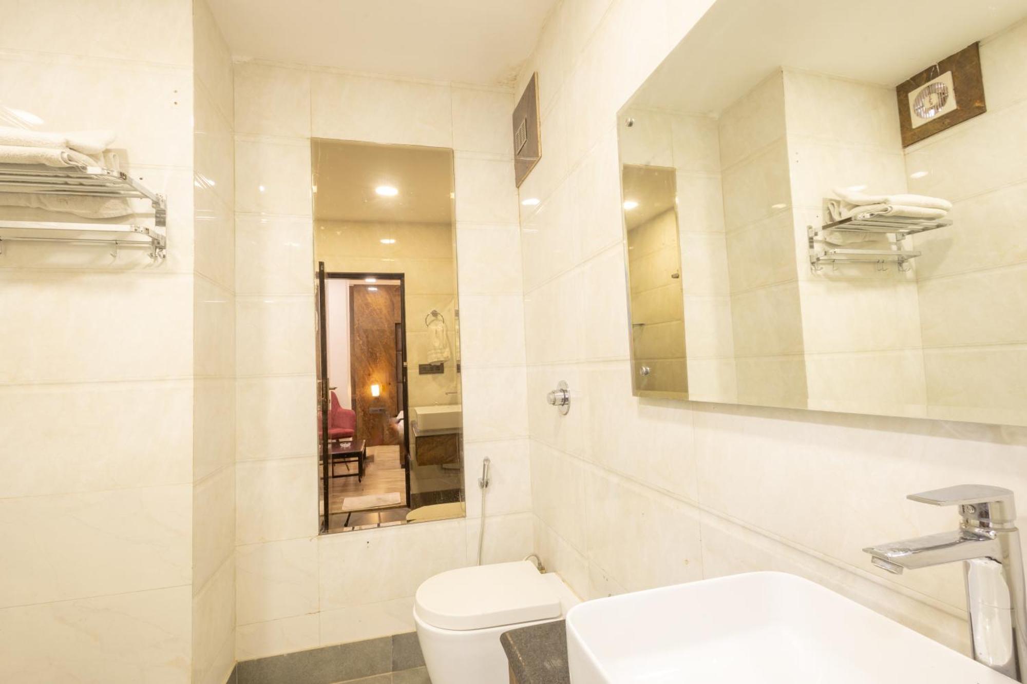 Hotel Cosmo Near Blk Hospital Karol Bagh Delhi  Extérieur photo